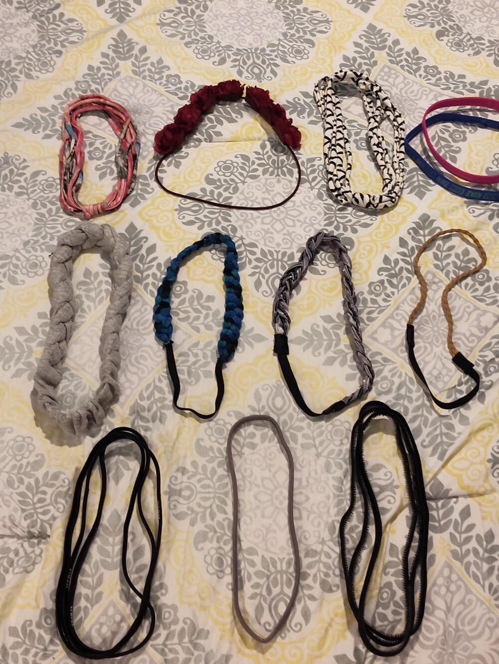 Like-New! 16 Assorted Women's Headbands - Mixed Colors & Fabrics
